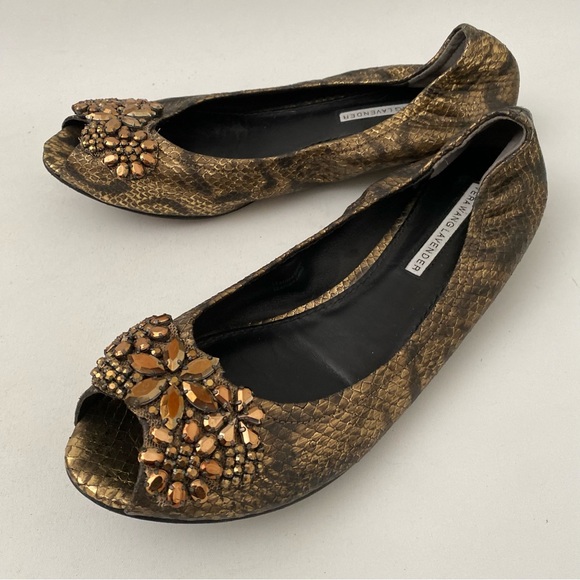 Vera Wang Lavender Animal Print Embellished Ballet Flat Shoes 8.5 M Peep Toe - Picture 13 of 16